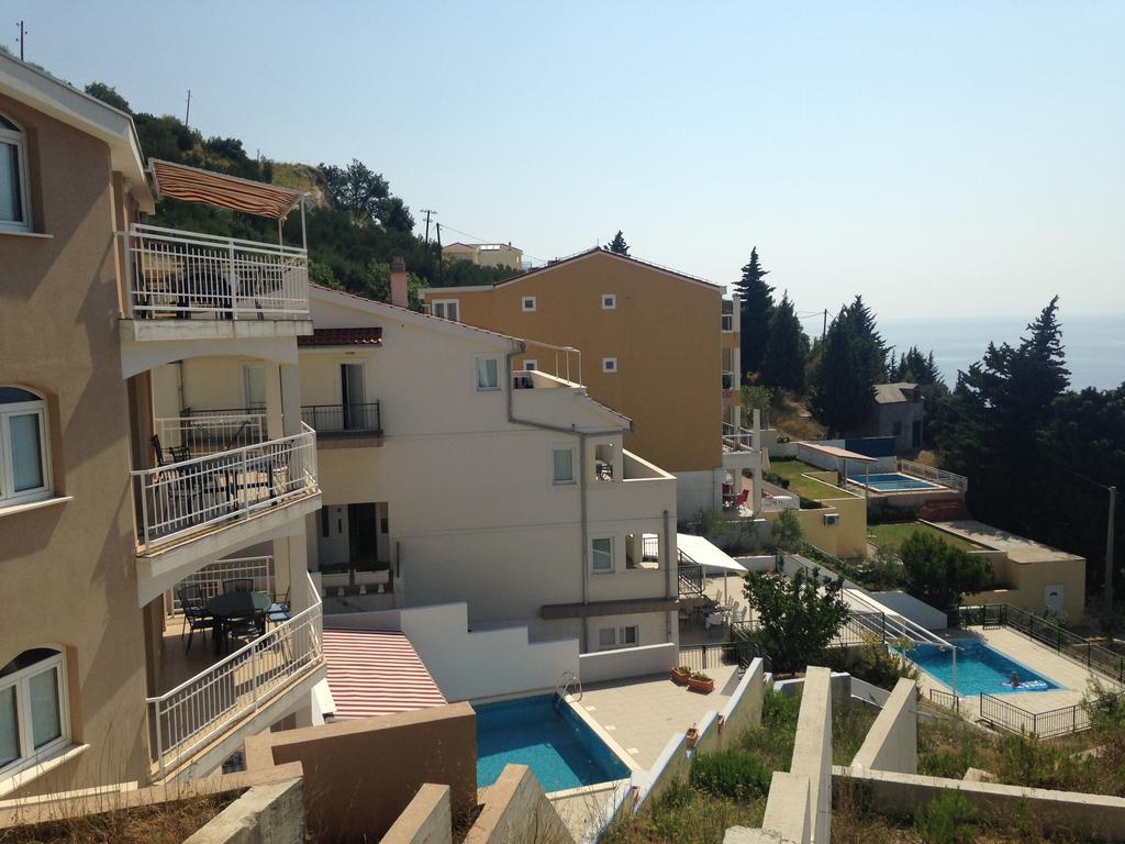 Mimice Bay Apartments Exterior photo